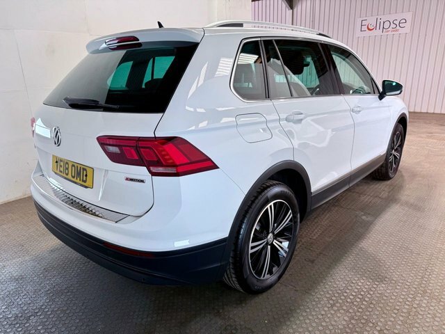 Volkswagen Tiguan 2018 1.4 Tsi Se Navigation Suv Dsg 4Mot White #6