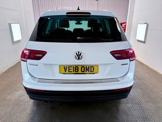 Volkswagen Tiguan 2018 1.4 Tsi Se Navigation Suv Dsg 4Mot White #5