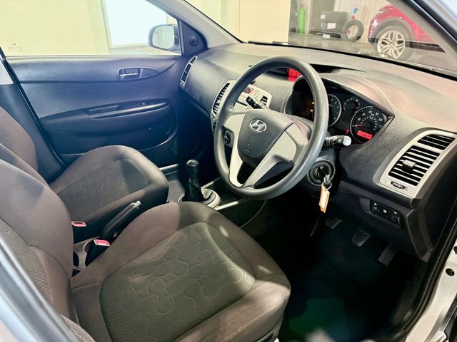 Hyundai I20 Comfort Silver #10
