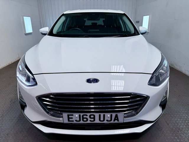 Ford Focus 2019 1.0T Ecoboost Titanium Hatchback A White #2
