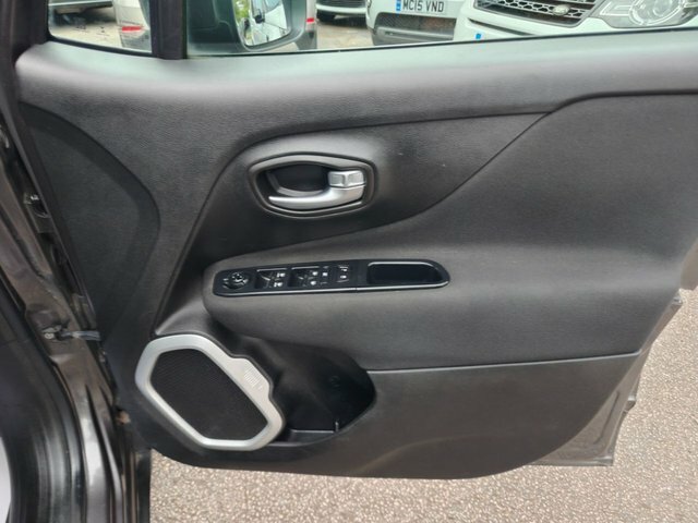 Jeep Renegade 1.4 Limited 138 Bhp Black #19