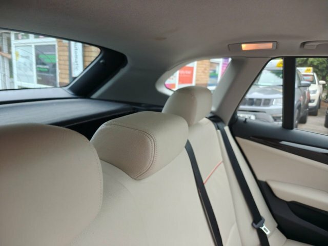 BMW X1 Xdrive 18D M Sport White #29