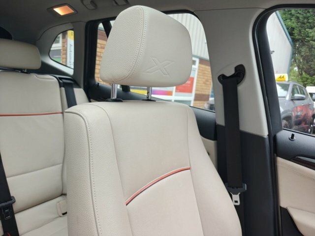 BMW X1 Xdrive 18D M Sport White #23