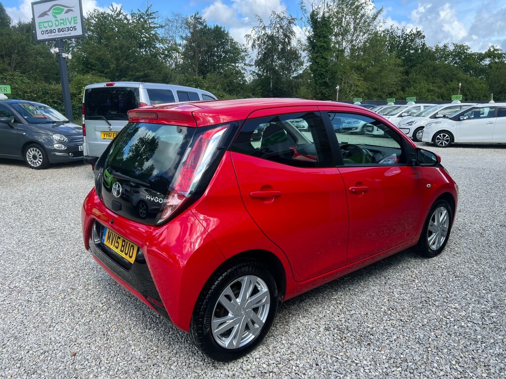Toyota Aygo 1.0 Vvt-i X-pression Hatchback E Red