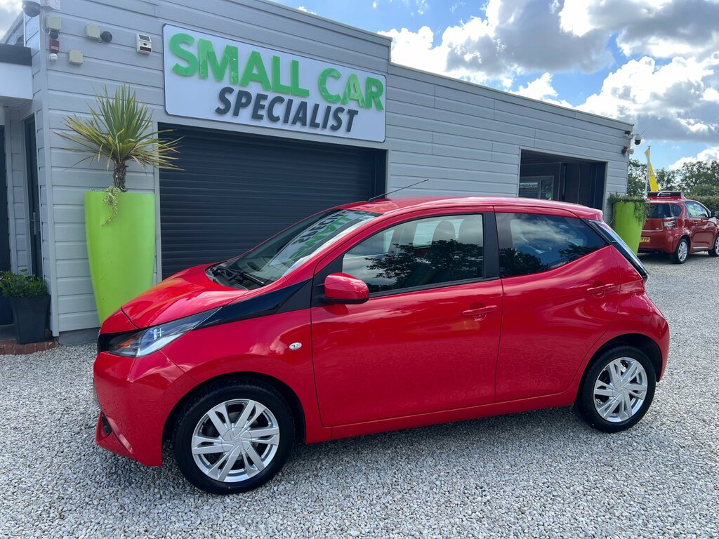 Toyota Aygo 1.0 Vvt-i X-pression Hatchback E MV15BUO Red #6