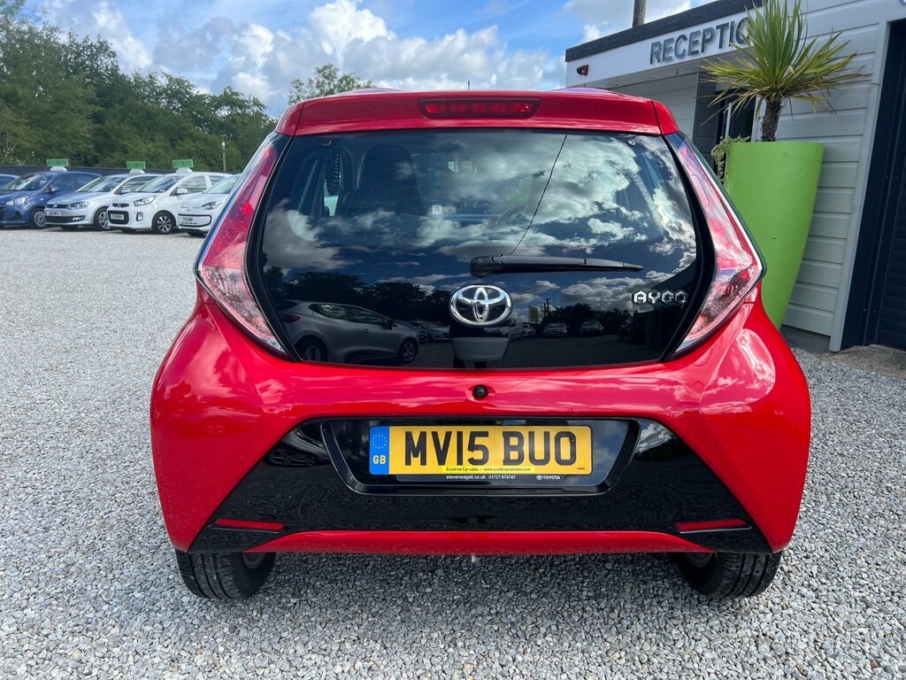Toyota Aygo 1.0 Vvt-i X-pression Hatchback E MV15BUO Red #3