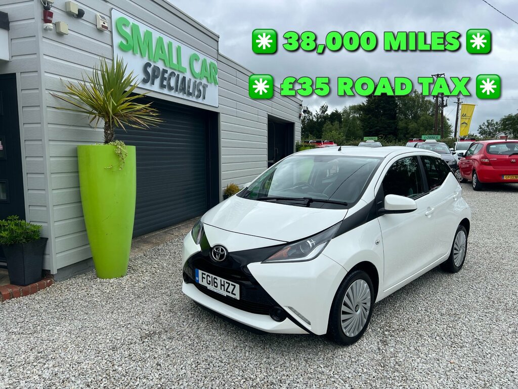Toyota Aygo 1.0 Vvt-i X-play Hatchback Euro White