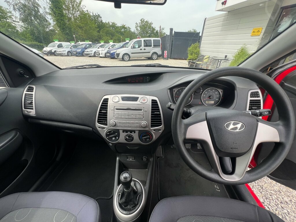Hyundai I20 Hatchback Red #10