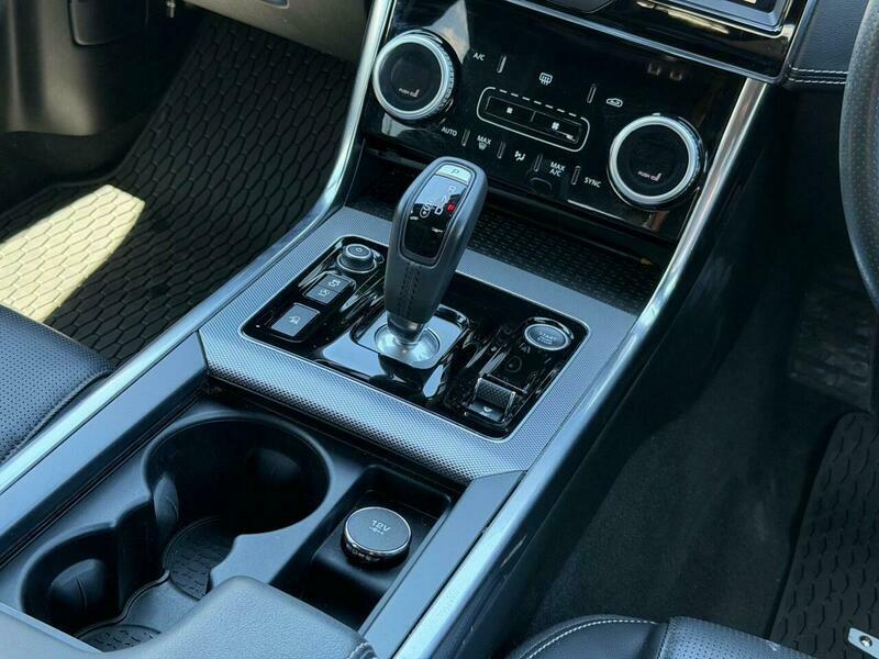 Jaguar XE Xe Se D Grey #14