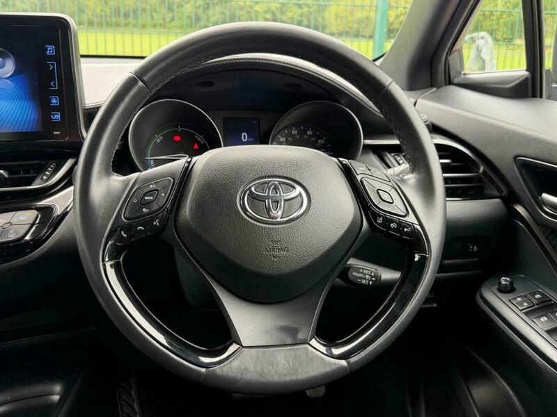 Toyota C-Hr Excel White #17