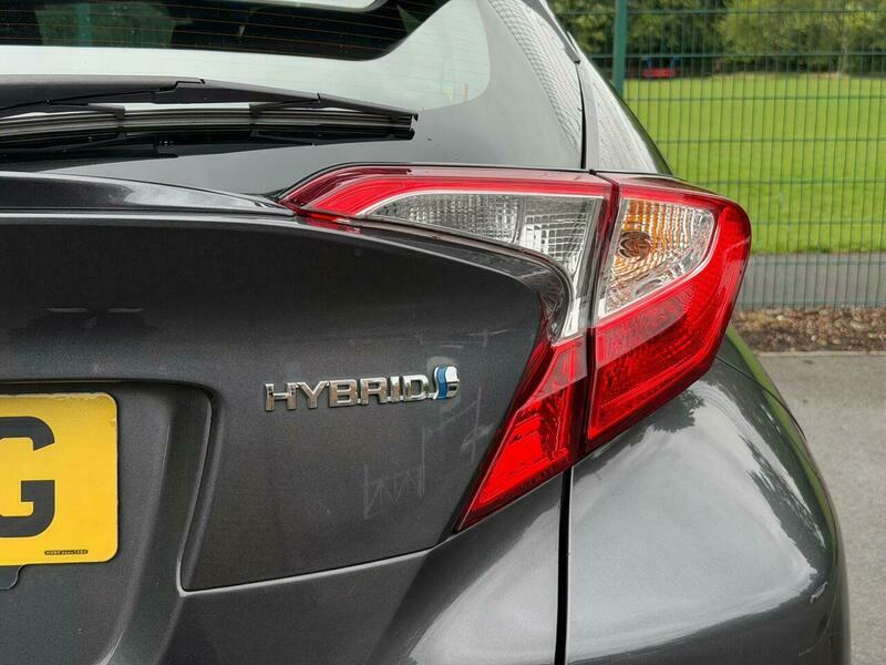 Toyota C-Hr Excel White #43