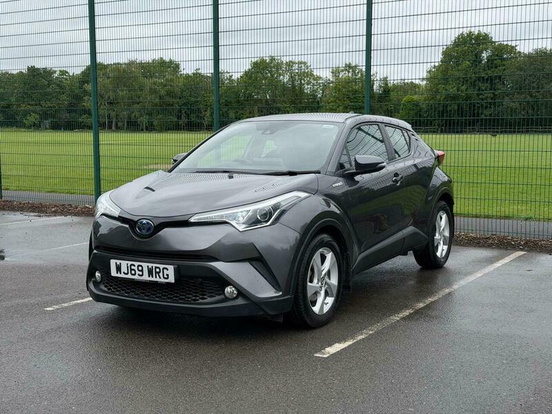 Toyota C-Hr Excel White #3