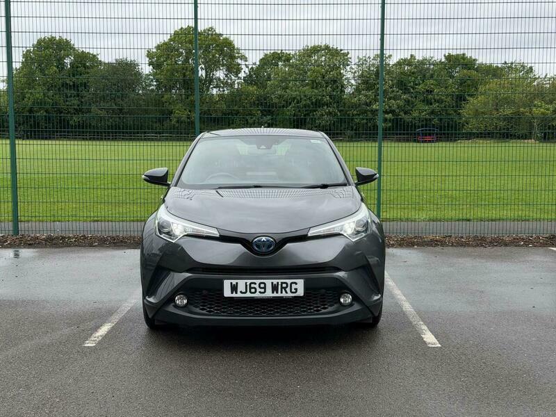 Toyota C-Hr Excel White #2
