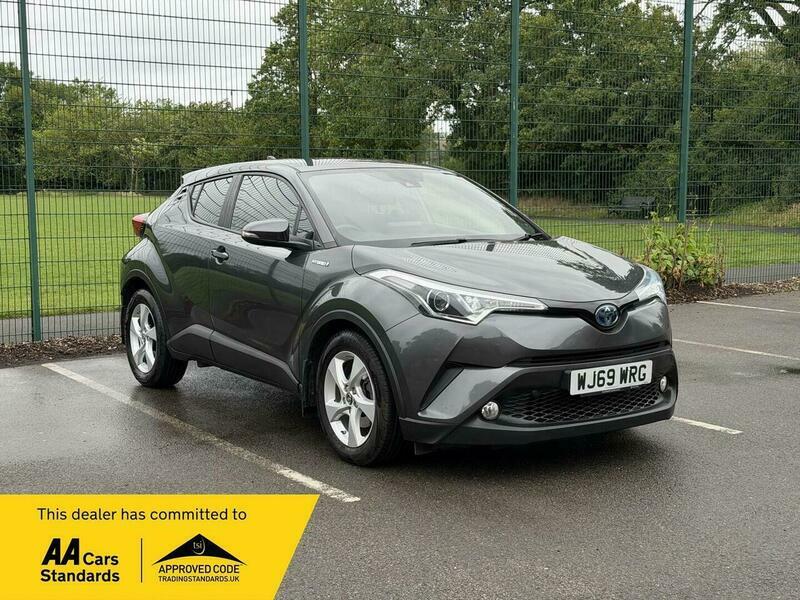 Toyota C-Hr Excel White #1