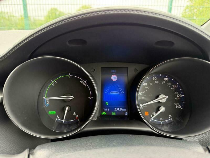 Toyota C-Hr Excel White #30