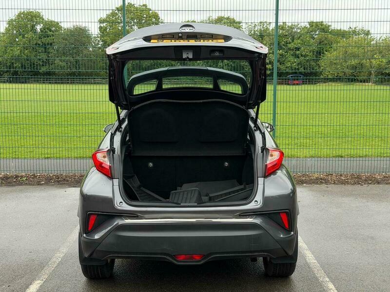 Toyota C-Hr Excel White #42
