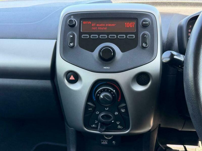 Toyota Aygo 1.0 Vvt-i X-press White #18