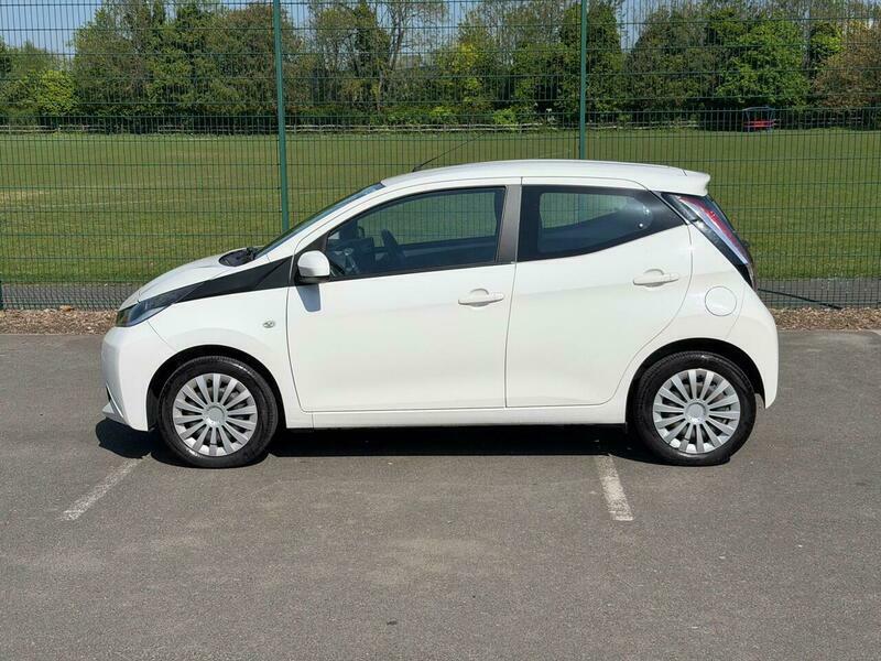 Toyota Aygo 1.0 Vvt-i X-press White #19