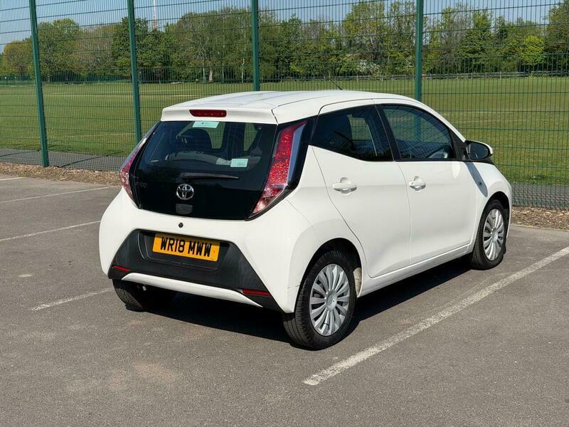 Toyota Aygo 1.0 Vvt-i X-press White #10