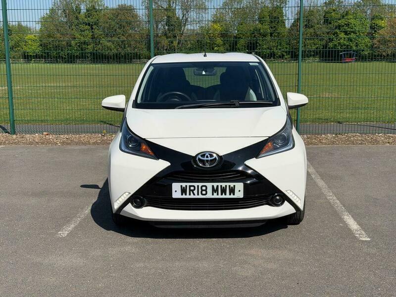 Toyota Aygo 1.0 Vvt-i X-play Euro White #2