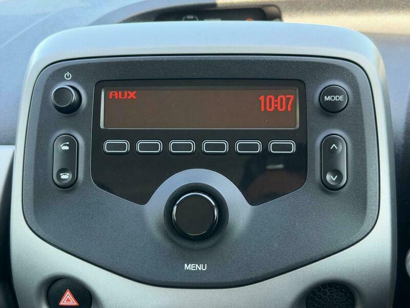 Toyota Aygo 1.0 Vvt-i X-press White #16