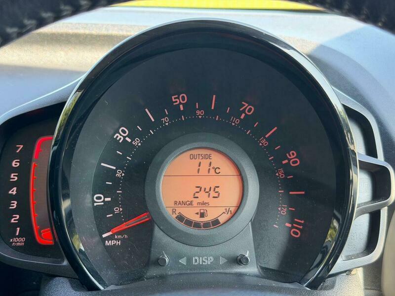 Toyota Aygo 1.0 Vvt-i X-press White #14