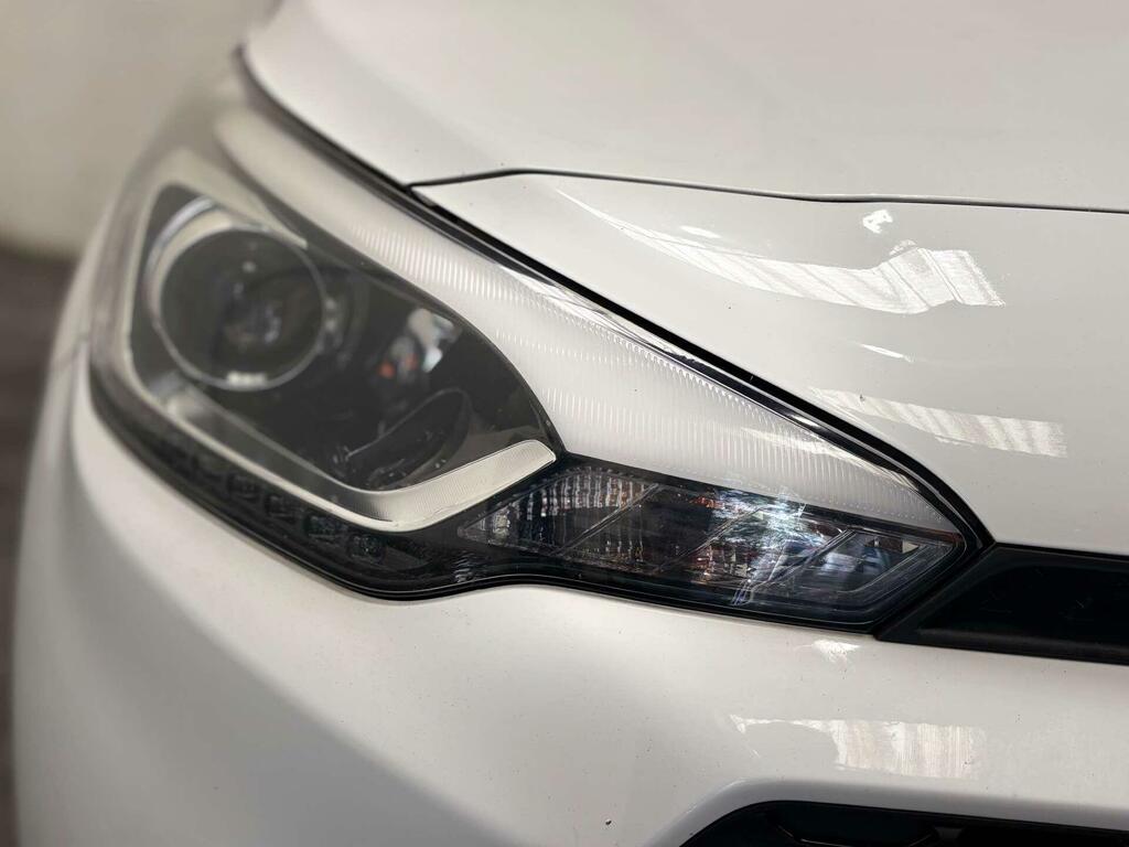 Hyundai I20 1.4 Premium Euro 6 White #6