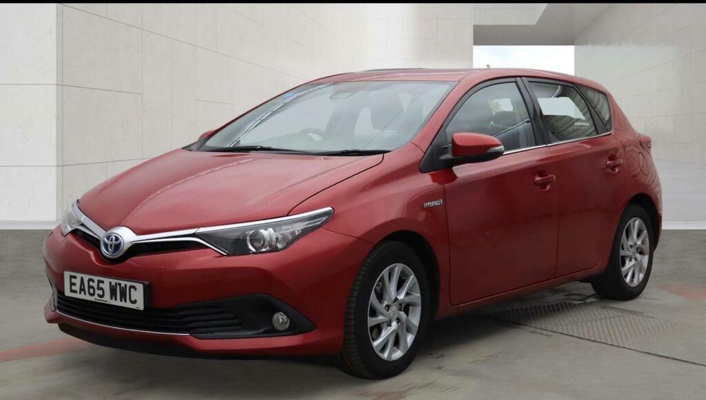 Toyota Auris Business Edition Red #2