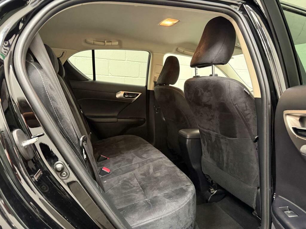 Lexus CT Advance Black #33