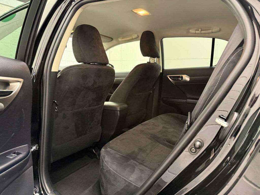 Lexus CT Advance Black #39