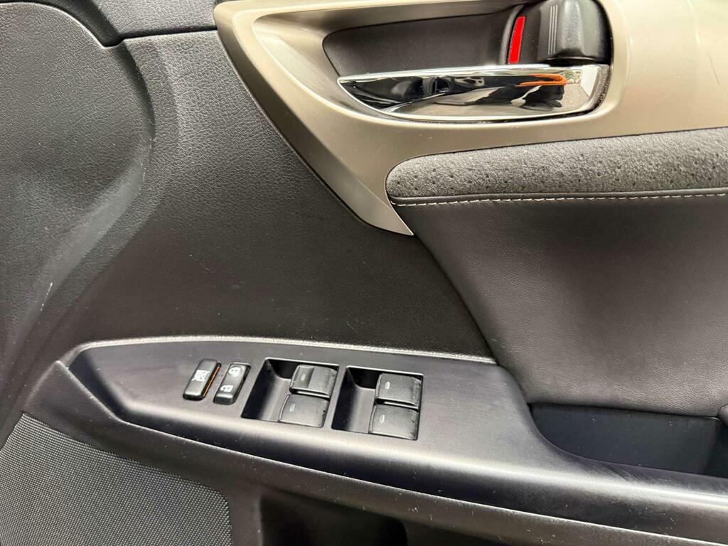 Lexus CT Advance Black #32