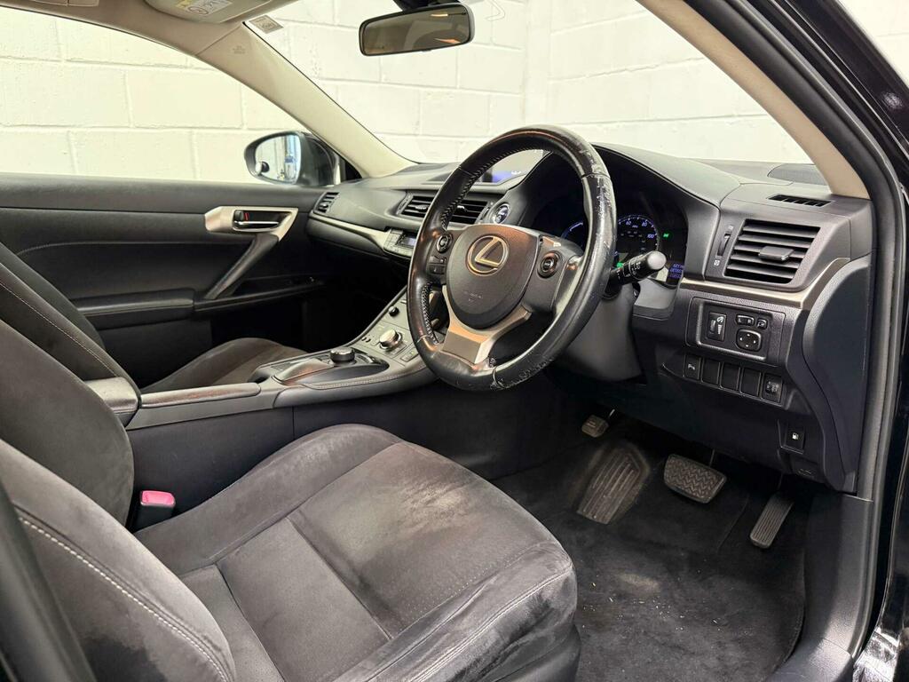 Lexus CT Advance Black #26