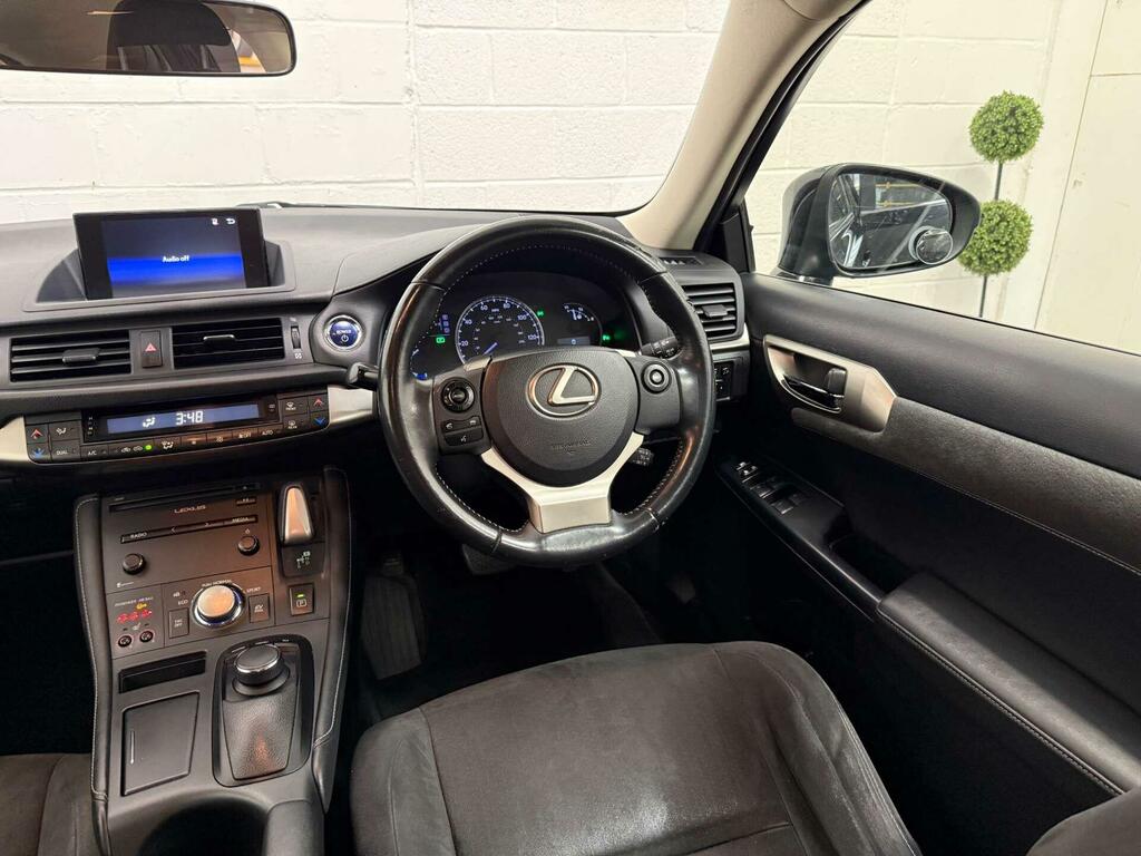 Lexus CT Advance Black #36