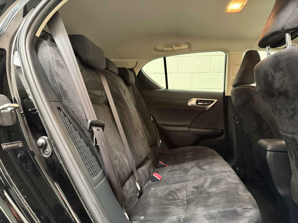 Lexus CT Advance Black #34
