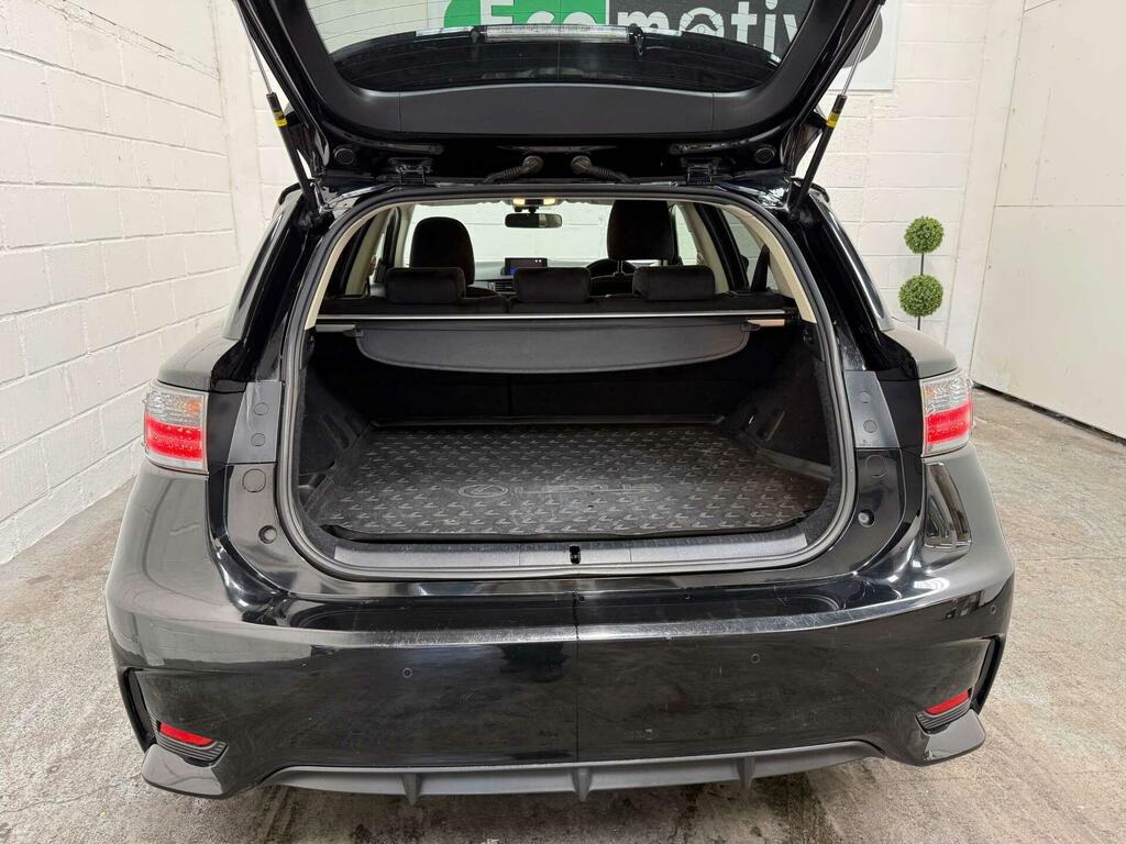 Lexus CT Advance Black #47
