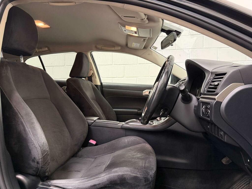 Lexus CT Advance Black #25
