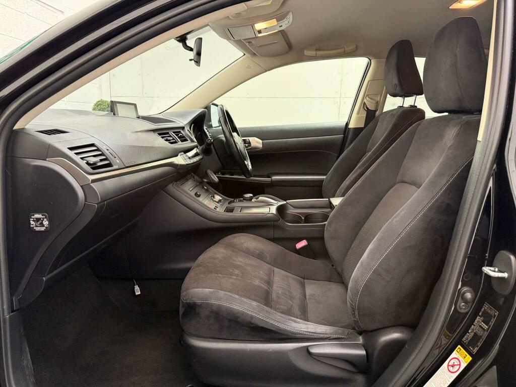 Lexus CT Advance Black #45