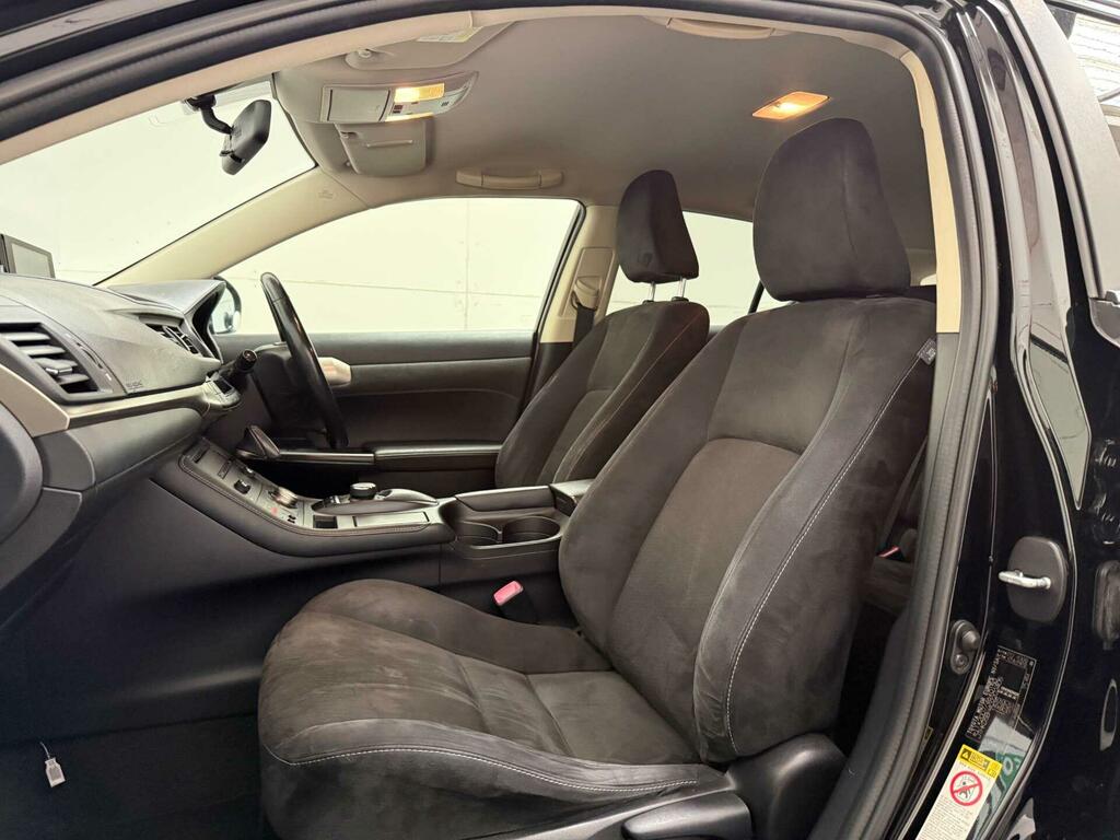 Lexus CT Advance Black #46
