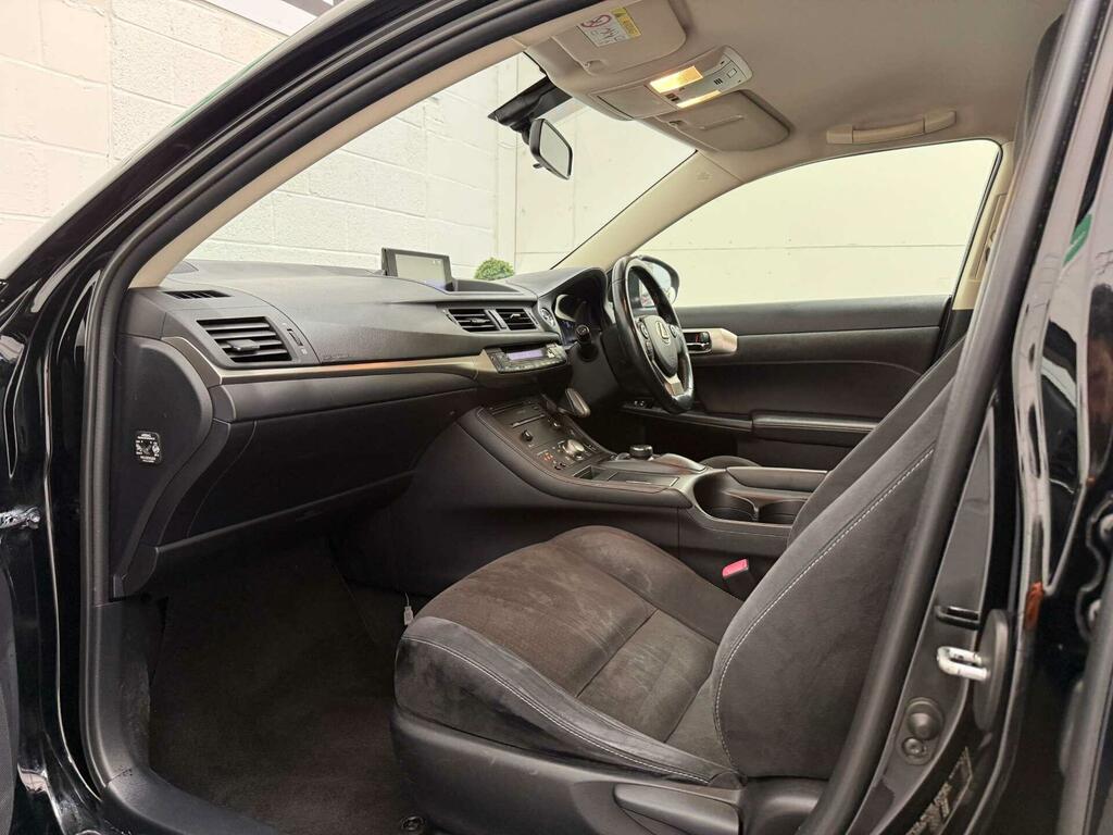 Lexus CT Advance Black #41