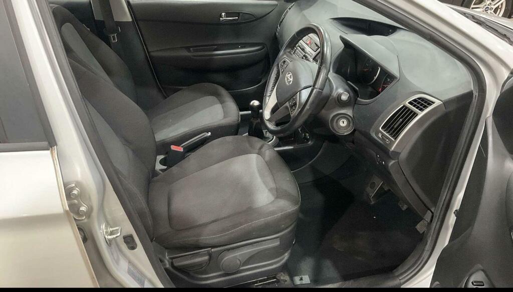 Hyundai I20 1.2 Active White #7