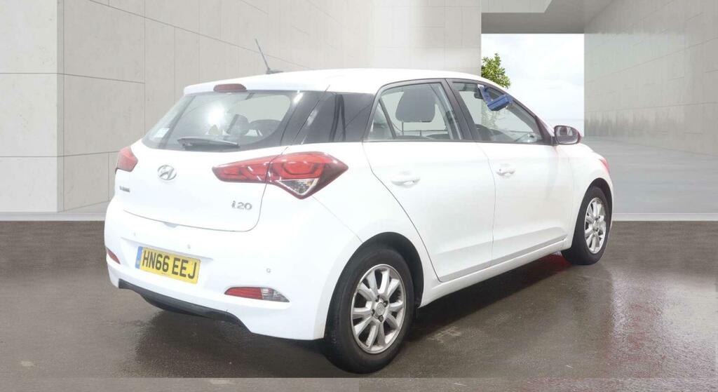 Hyundai I20 Se White #5
