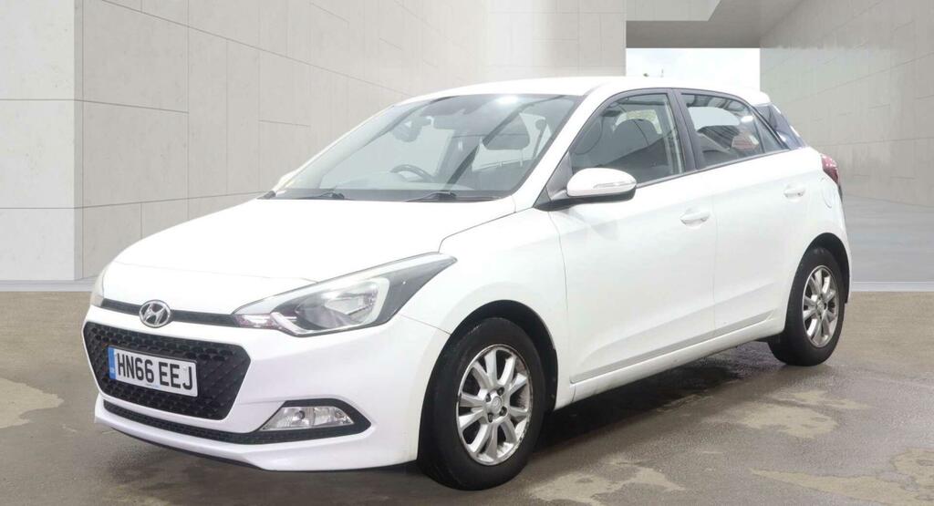 Hyundai I20 Se White #3