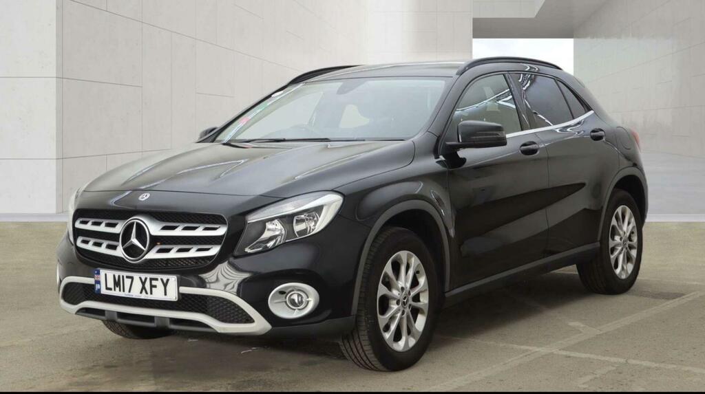 Mercedes-Benz GLA Class Se Black #2