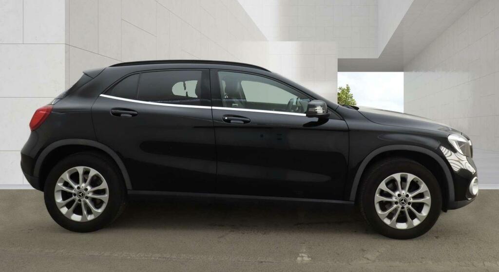 Mercedes-Benz GLA Class Se Black #5