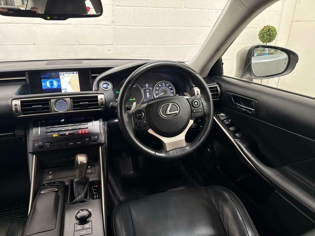Lexus IS 2.5 Executive Edition Saloon Hybrid E-c Black #38