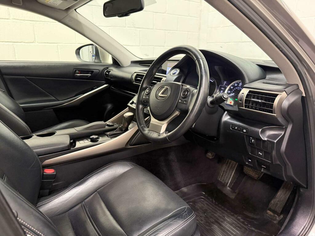 Lexus IS 2.5 Executive Edition Saloon Hybrid E-c Black #24