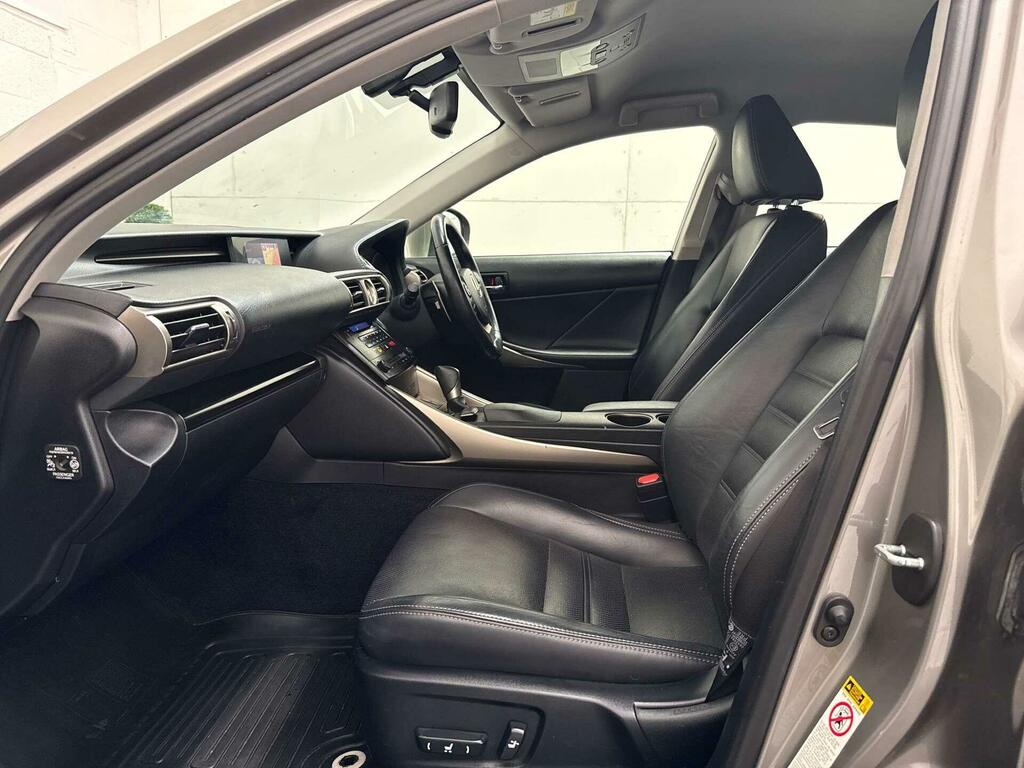 Lexus IS 2.5 Executive Edition Saloon Hybrid E-c Black #42