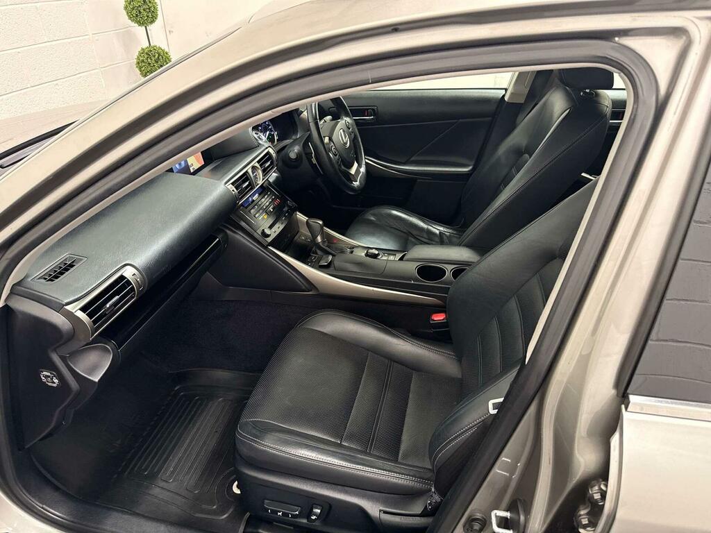 Lexus IS 2.5 Executive Edition Saloon Hybrid E-c Black #46