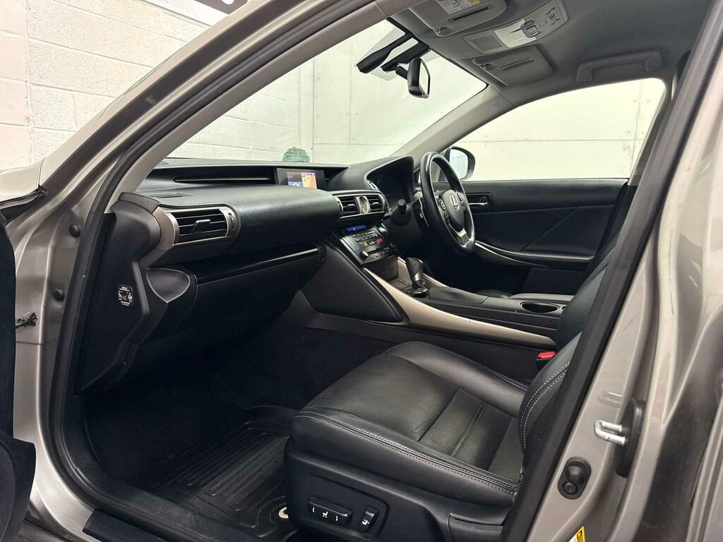 Lexus IS 2.5 Executive Edition Saloon Hybrid E-c Black #44