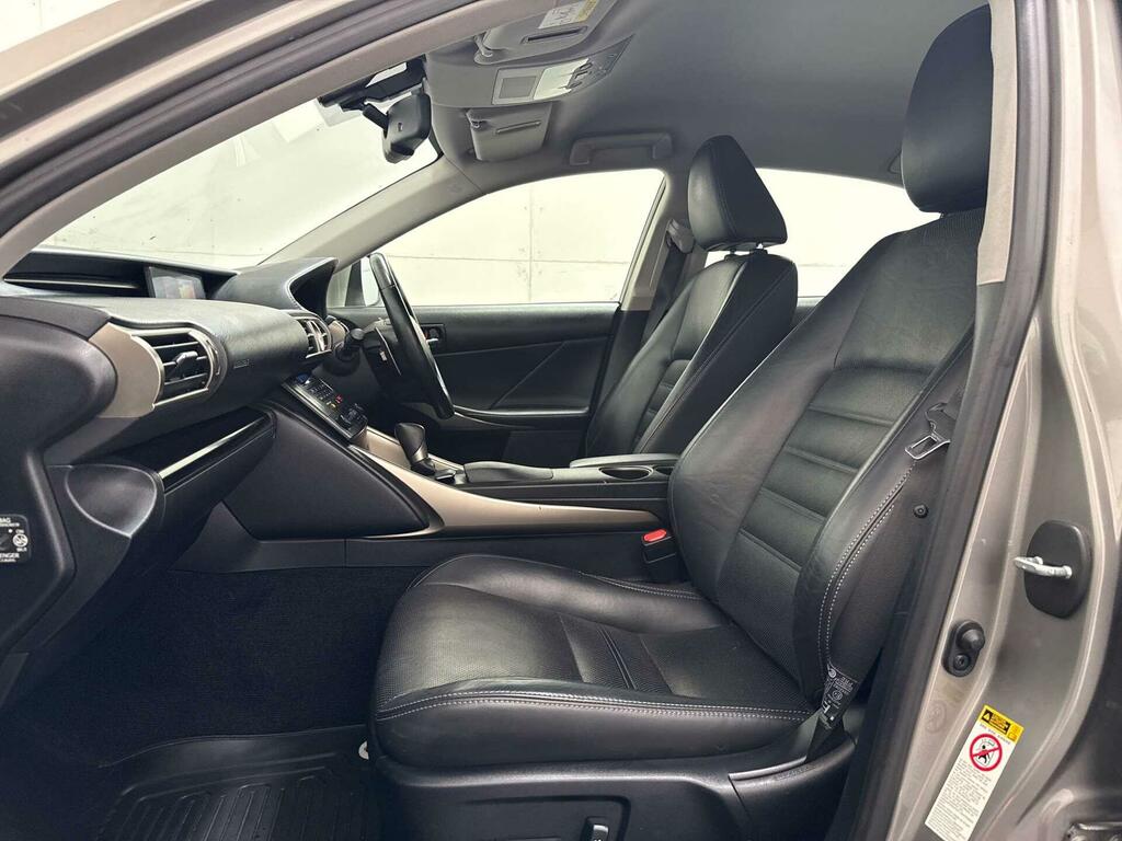 Lexus IS 2.5 Executive Edition Saloon Hybrid E-c Black #43
